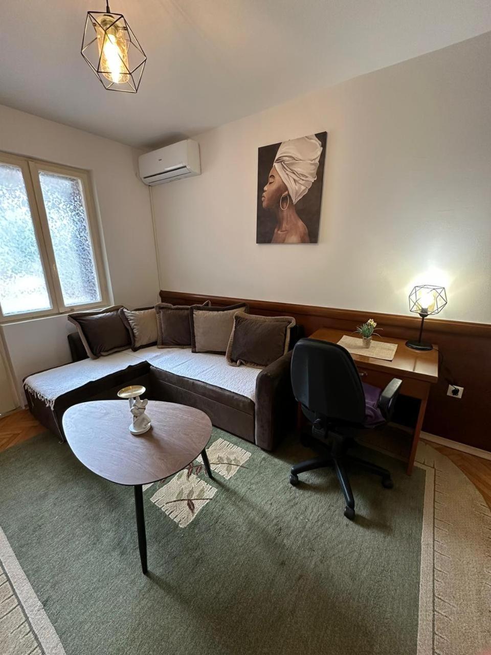 App4 * Budva